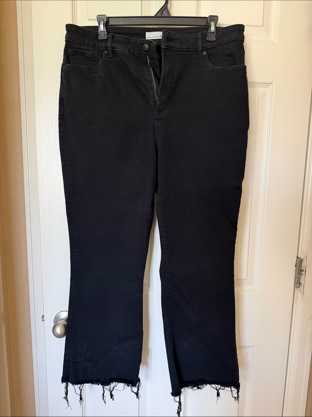 LOFT Women's Black Cropped Frayed Hem Jeans